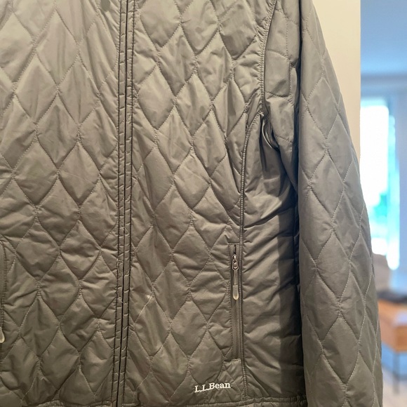 LL BEAN JACKET with hood - Picture 3 of 5